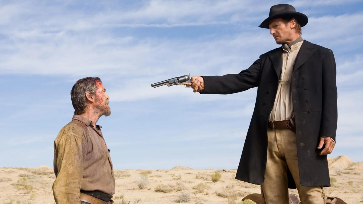 Liam Neeson affronte James Bond dans ce nouveau succès Netflix. Découvrez pourquoi le regarder