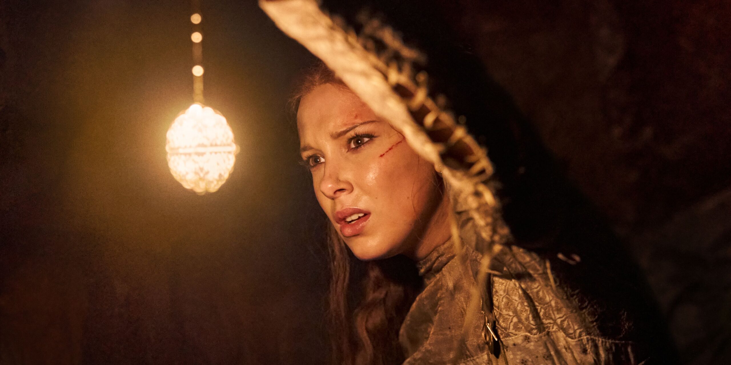 Millie Bobby Brown doit se sauver dans la bande-annonce de Damsel sur Netflix