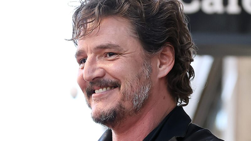 Pedro Pascal révèle sa méthode “psycho” pour apprendre ses répliques, choque ses collègues acteurs