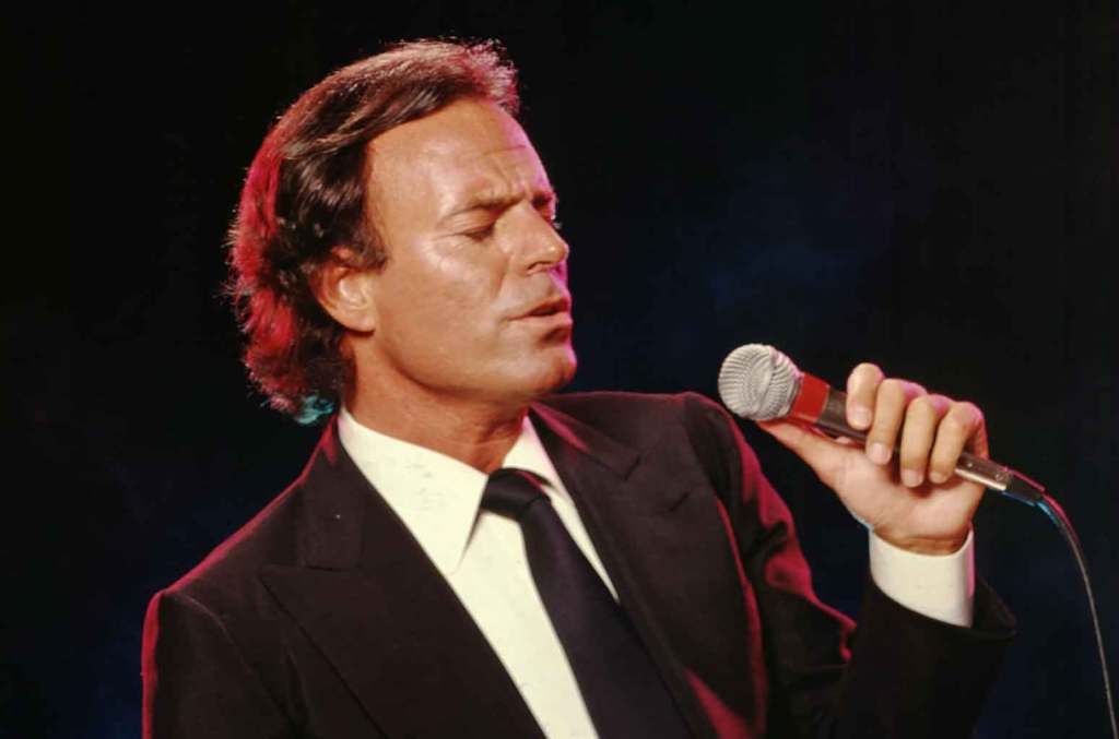 Série sur la vie et la carrière de Julio Iglesias bientôt sur Netflix
