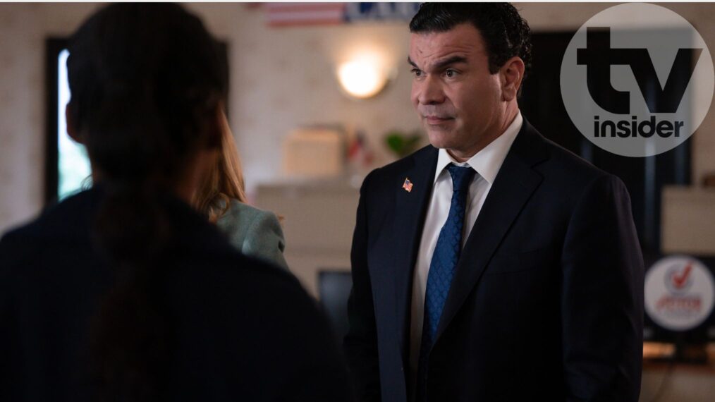 Star Ricardo Chavira en guest dans un rôle de politicien – Photos