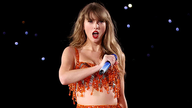 Taylor Swift réagit aux fans portant des maillots de Travis Kelce lors de sa tournée Eras – Hollywood Life