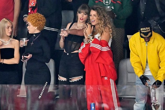 Taylor Swift soutient Travis Kelce au Super Bowl 2024, Usher chante avec des invités surprise