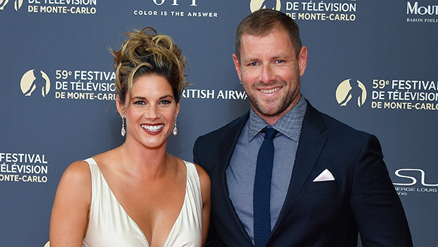 Tom Oakley et leur mariage : Hollywood Life