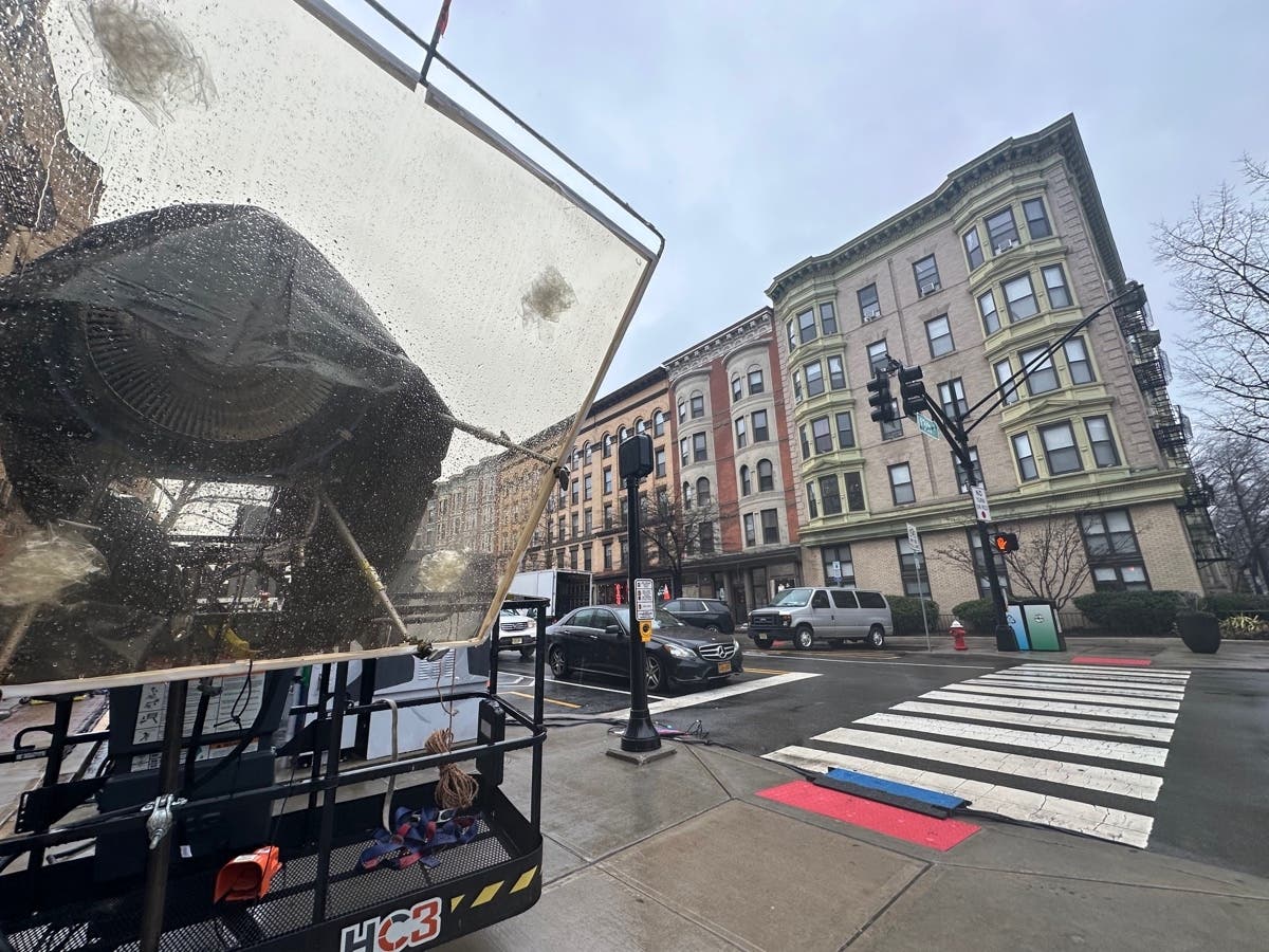 Tournage de la série télévisée “Winston” avec Billy Crystal sur 2 rues animées à Hoboken