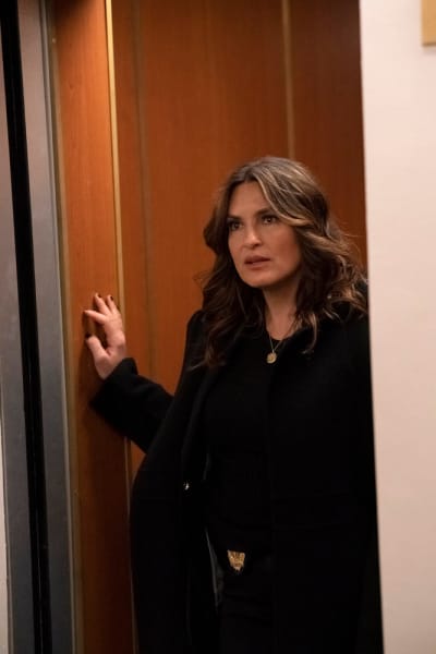 Benson Offers Support - Law & Order: SVU Season 25 Episode 3