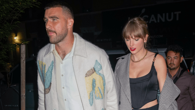 Taylor Swift et Travis Kelce affichent leur amour lors d’un déjeuner à Malibu.