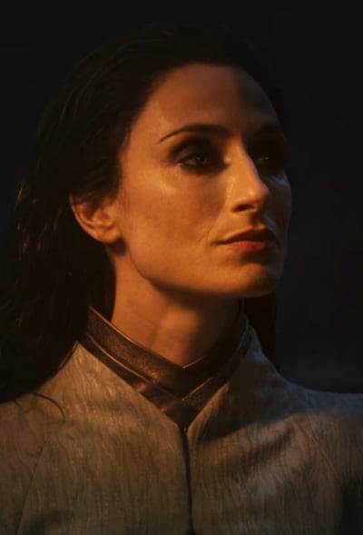 Lanfear Helping Rand - The Wheel of Time Season 2 Episode 8