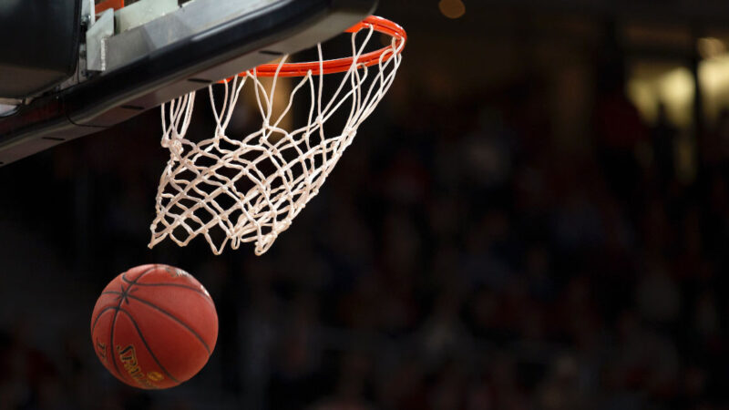 Comment regarder le tournoi de basket universitaire en streaming TV