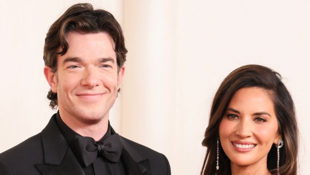 John Mulaney soutient Olivia Munn face au cancer