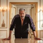 First Look At Jeff Goldblum As Zeus In Netflix Series