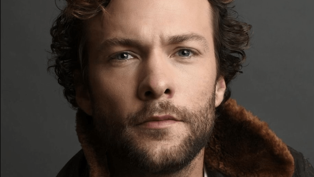 Kyle Schmid rejoint NCIS: Origins, une série dramatique préquelle en 2024-25.