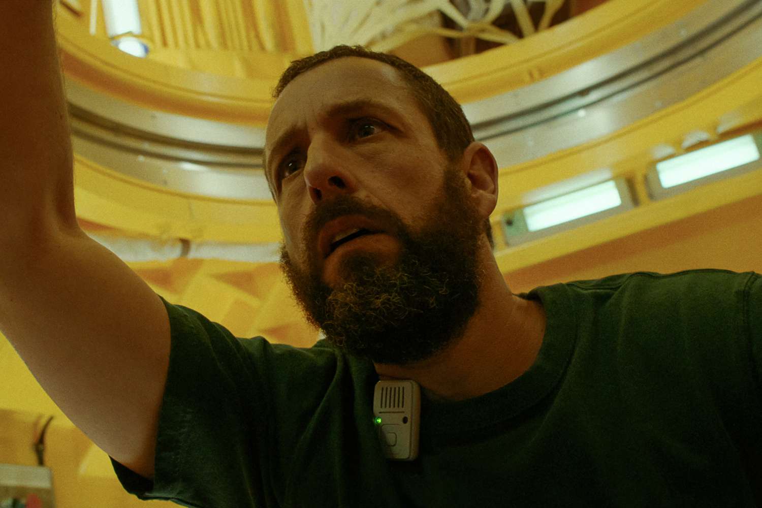 Le réalisateur de “Spaceman” révèle la douleur d’Adam Sandler incarnant un astronaute