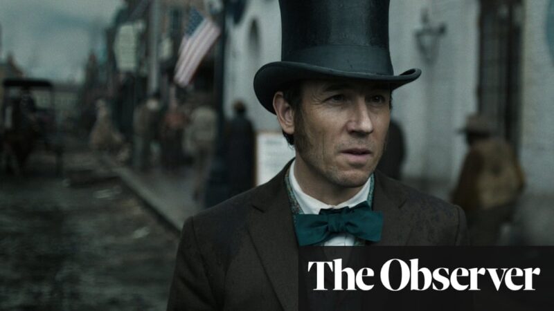 Manhunt Apple TV+ : intrigue historique alambiquée | série netflix