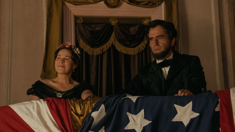 Manhunt: la série Apple TV+ décortique l’assassinat de Lincoln