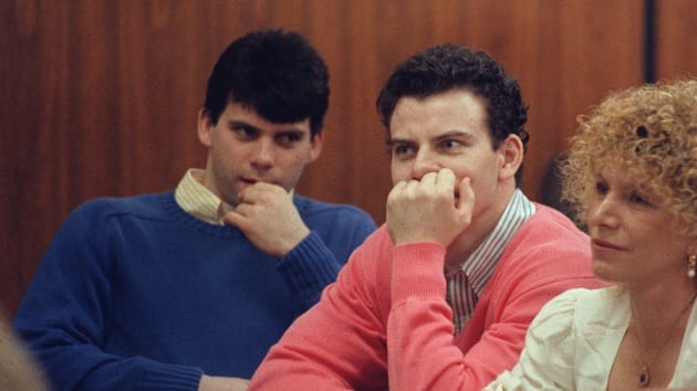 Monstres: Tout sur la série limitée de crimes vrais Lyle et Erik Menendez