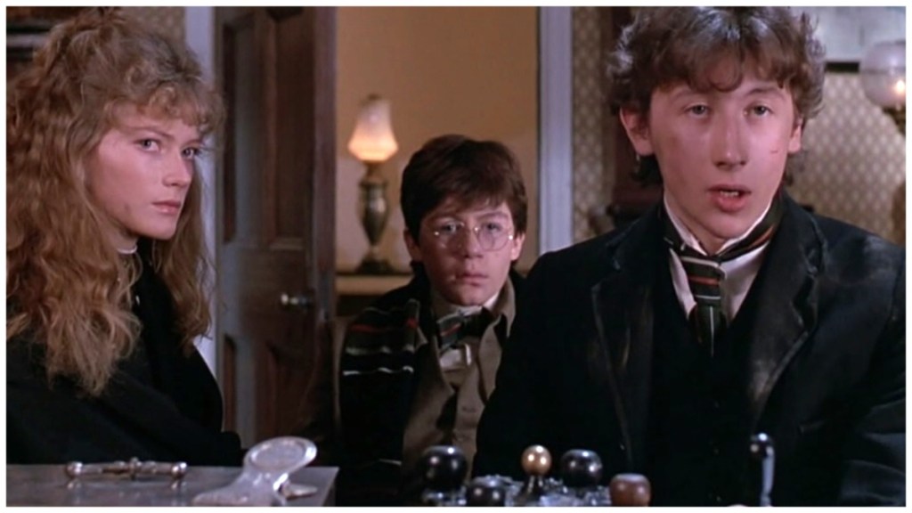 Regardez Young Sherlock Holmes en streaming sur Amazon Prime Video et Paramount Plus