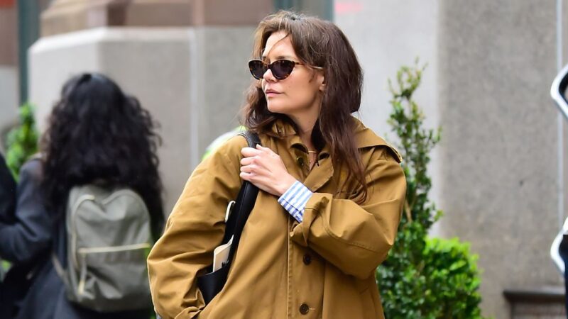Les manteaux de Katie Holmes qui nous font rêver ce printemps.