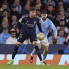 Federico Valverde (L) of Real Madrid CF and Josko Gvardiol (R) of Manchester City during the UEFA Champions League Quarter-Final second leg match