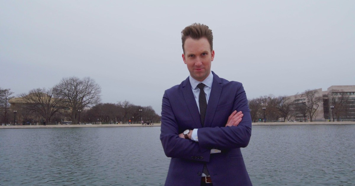 Jordan Klepper tente de résoudre le débat des armes en Amérique avec humour