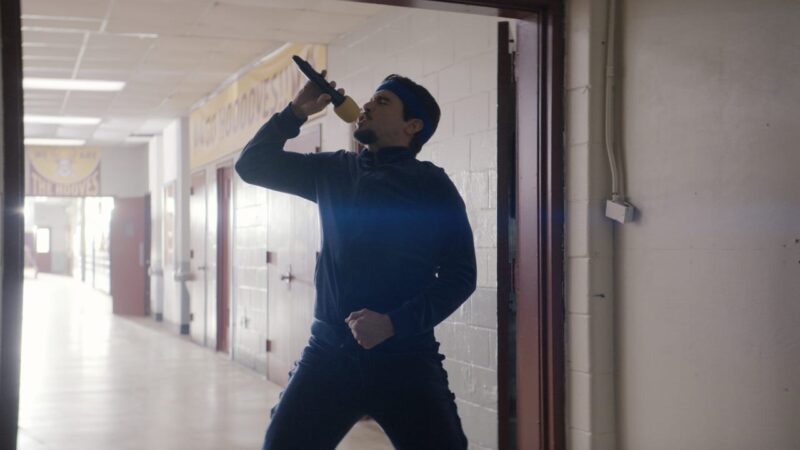 Josh Segarra incarne un ancien gardien des Rangers dans “The Big Door Prize” sur Apple TV+. Découvrez son nouveau rôle!