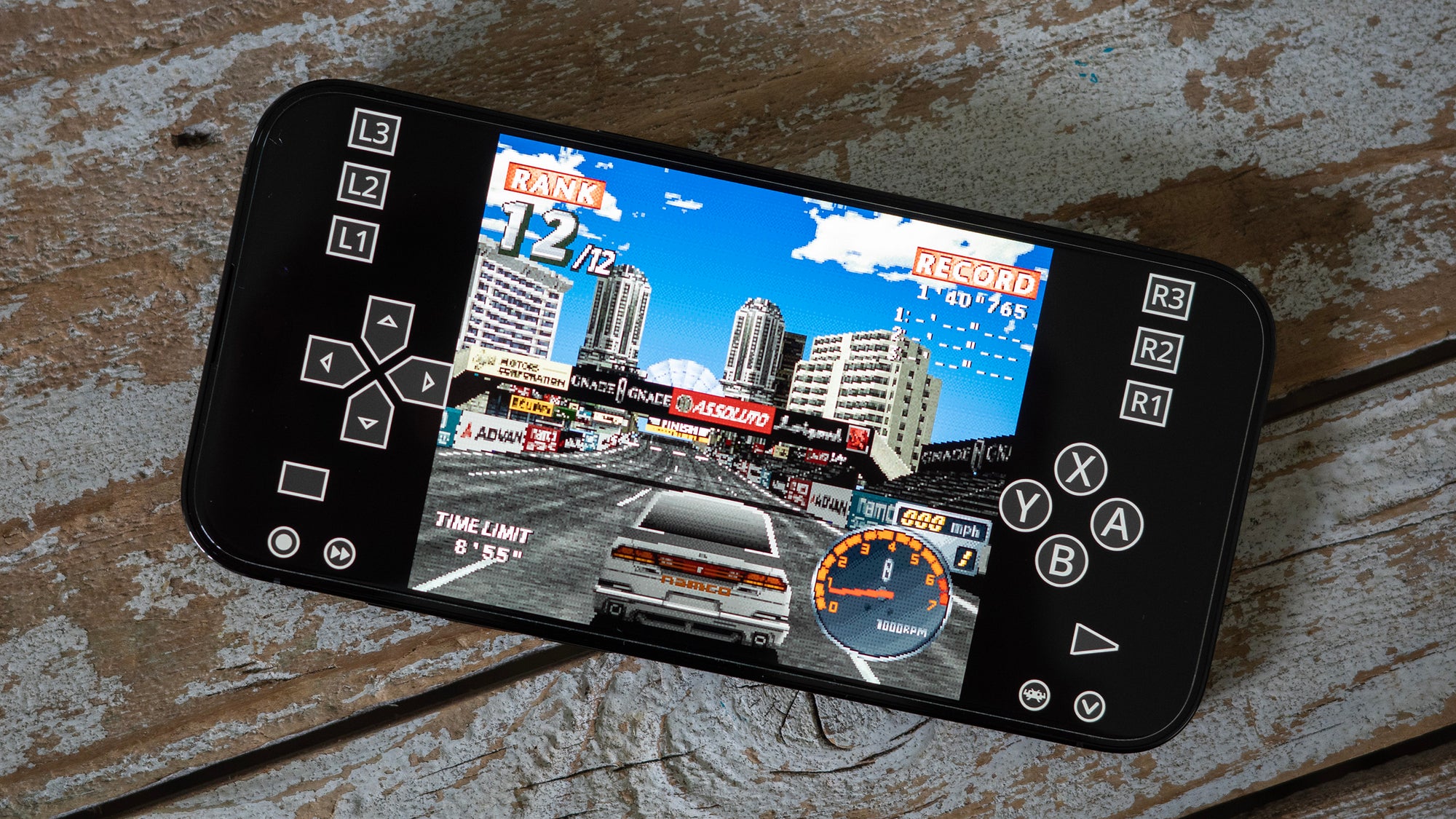 Rage Racer et Gran Turismo 2 sur iPhone : l’émulation de jeux vidéo rétro sur Apple atteint un nouveau niveau
