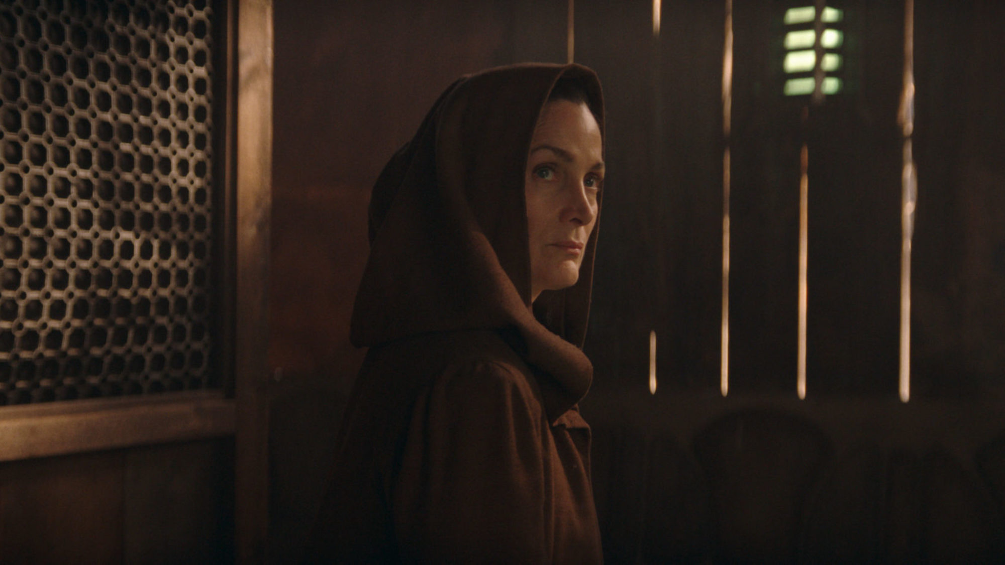 Carrie-Anne Moss évoque sa formation intensive pour jouer un Maître Jedi dans “The Acolyte” sur Disney+