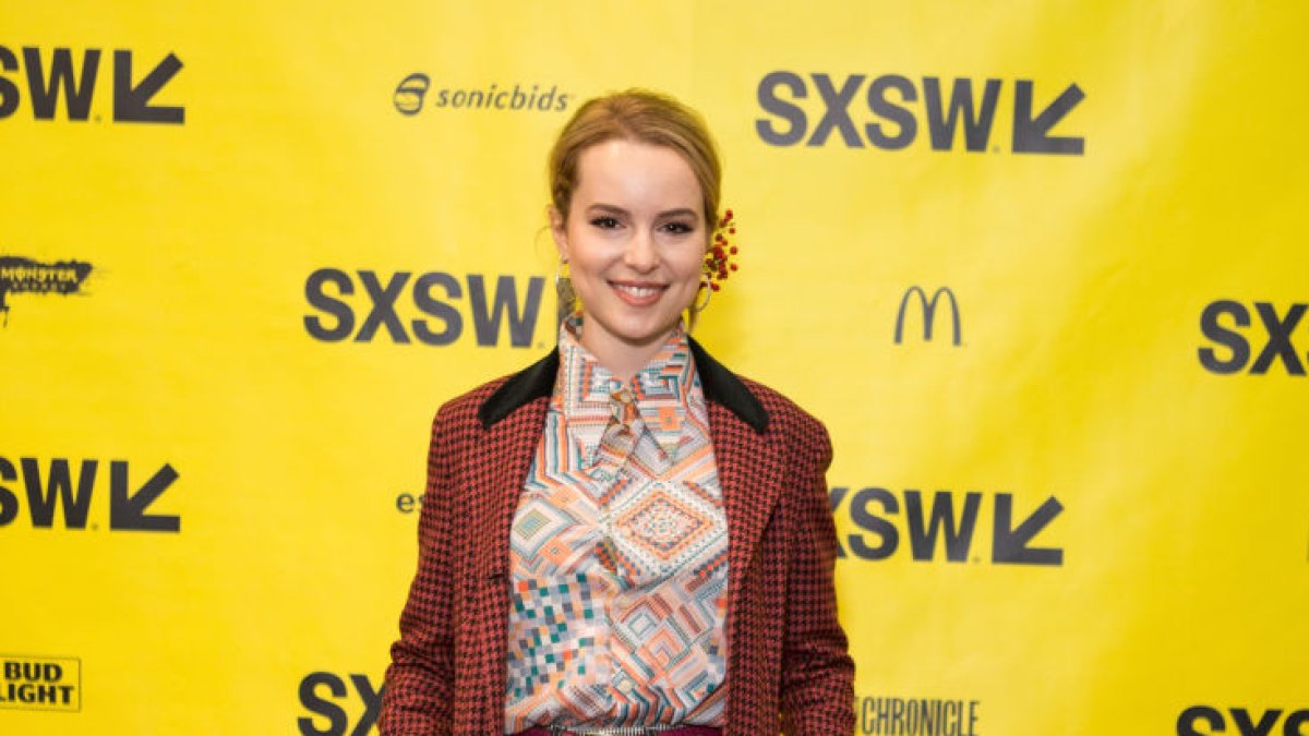 Bridgit Mendler diplômée de Harvard : Un parcours exceptionnel vers la réussite