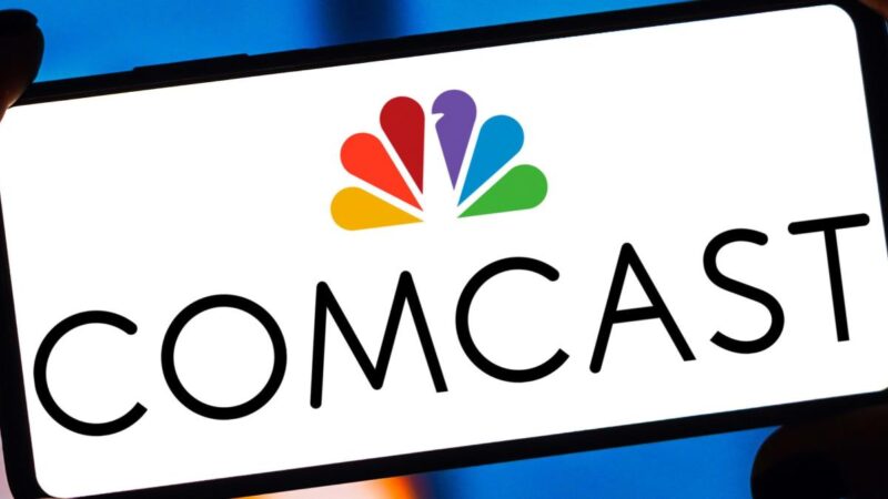 Comcast annonce un bundle : Peacock, Netflix et Apple TV+, la révolution du streaming TV.