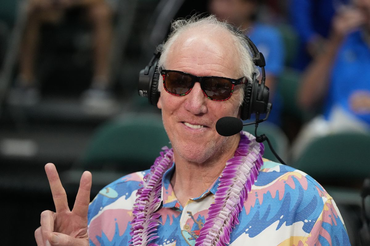 Décès de Bill Walton, légende NBA : sa carrière et son héritage en images