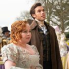 Nicola Coughlan as Penelope Featherington and Luke Newton as Colin Bridgerton in 