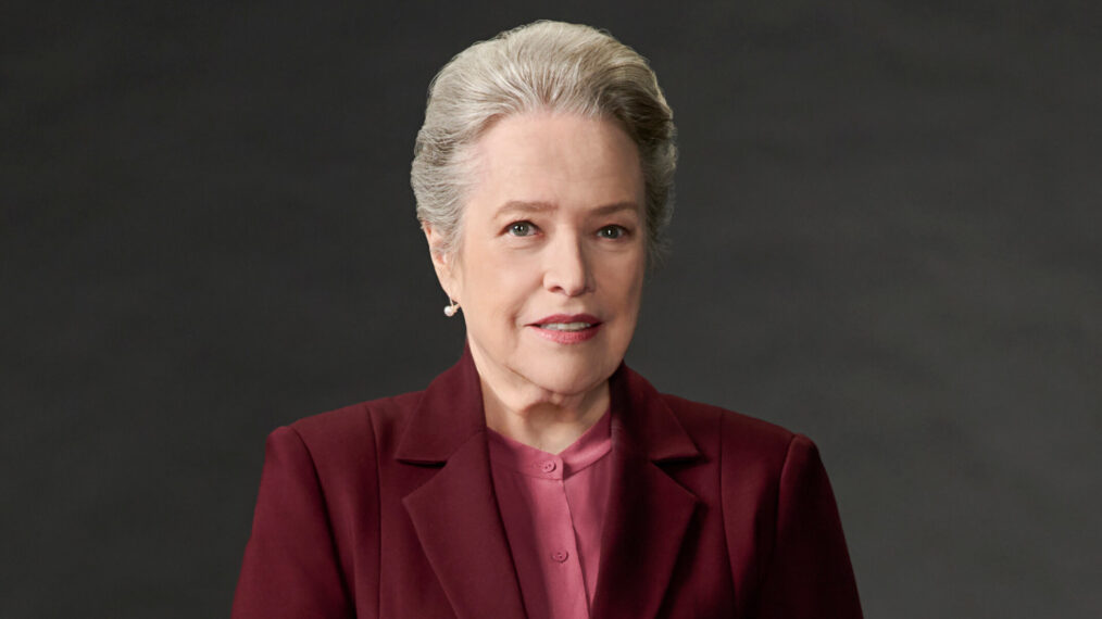 Kathy Bates brille dans la nouvelle version de Matlock sur CBS