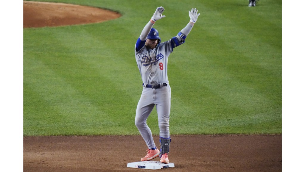 Kiké Hernández commet une erreur en direct à la télévision lors du match Dodgers-Yankees