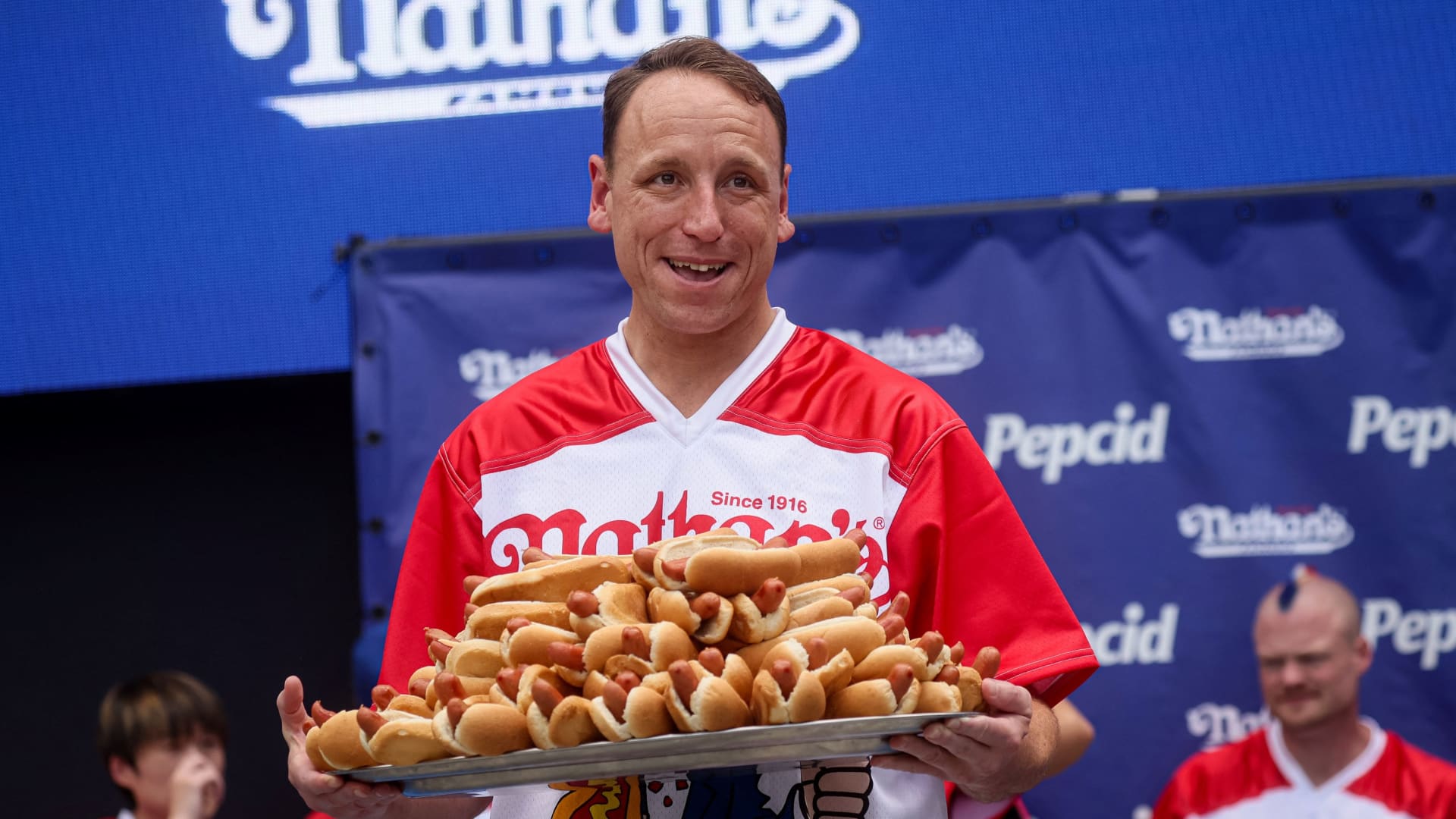 Netflix annonce un duel légendaire entre Joey Chestnut et Takeru Kobayashi