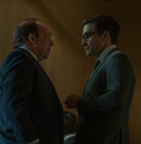 Bill Camp and Jake Gyllenhaal in Presumed Innocent
