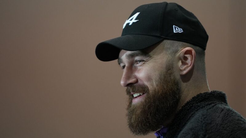 Travis Kelce remporte un concours de home run : un nouveau talent caché révélé