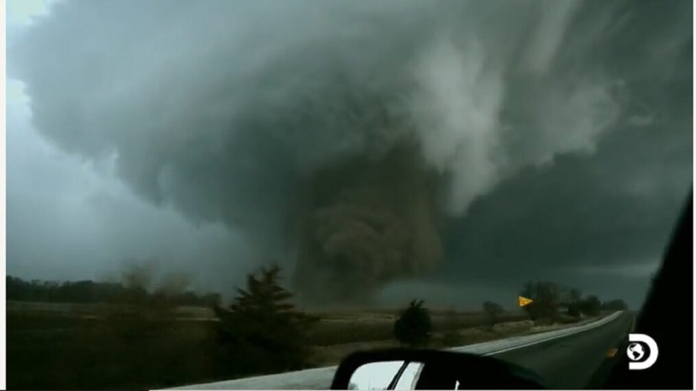 Découvrez les coulisses des tornades grâce à “In The Eye of the Storm” sur Discovery Channel