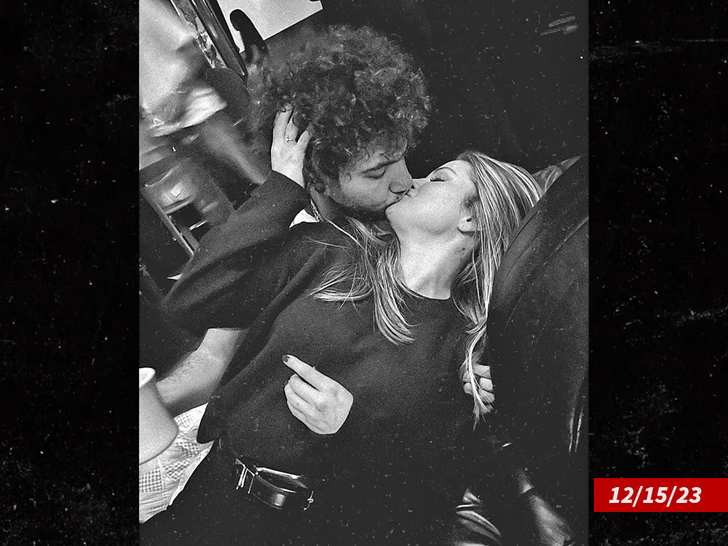 Selena Gomez et Benny Blanco en train de s'embrasser