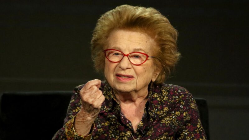 Décès de Dr. Ruth Westheimer, la thérapeute sexuelle célèbre décédée à 96 ans