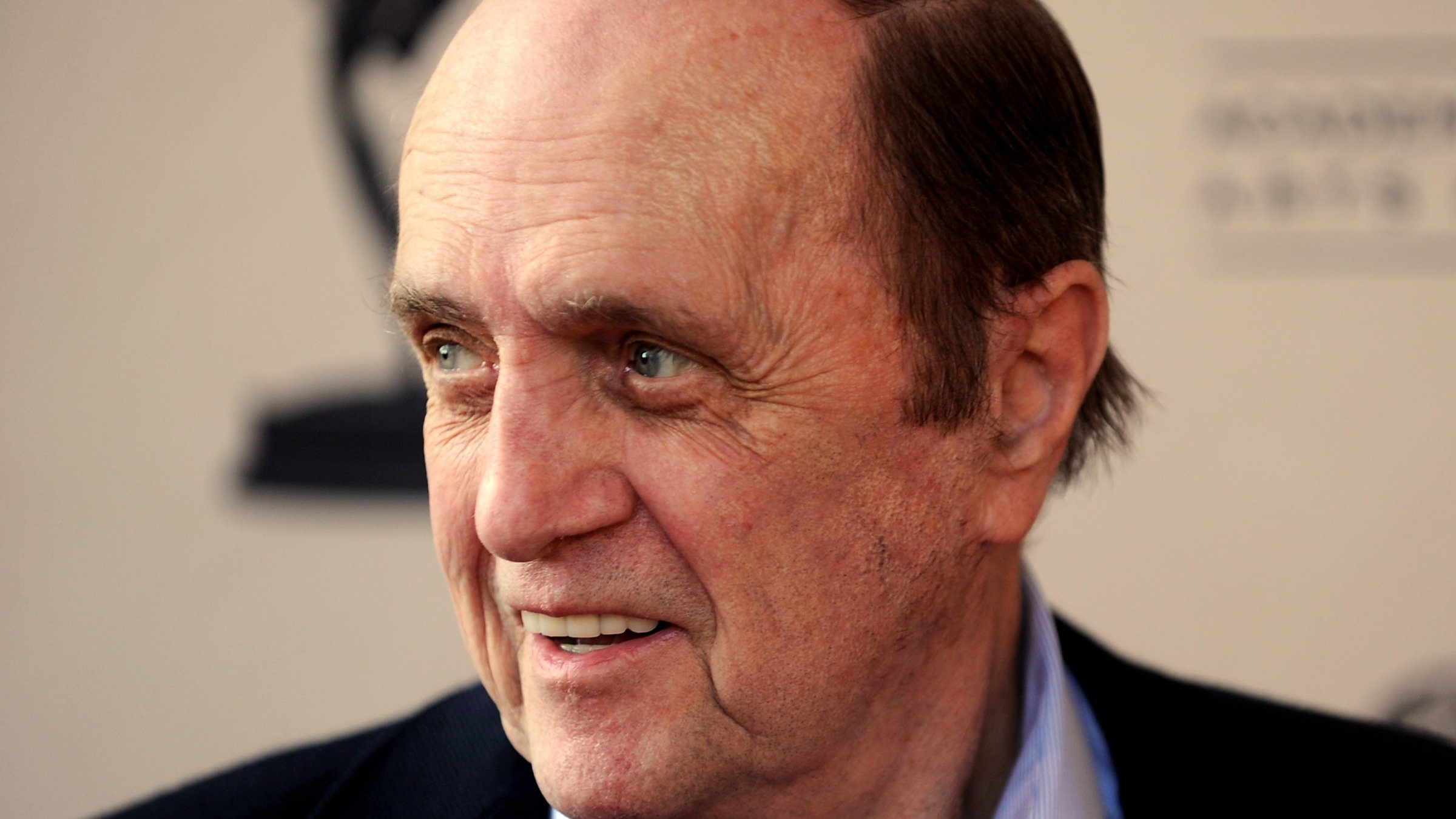 Tribute à Bob Newhart : Un hommage incontournable à la légende de la comédie TV.