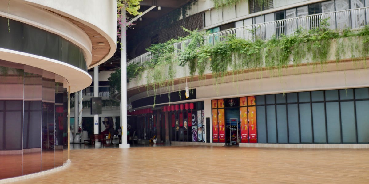 Découvrez la cité fantôme de $100 milliards en Malaisie: décor de séries TV et documentaires