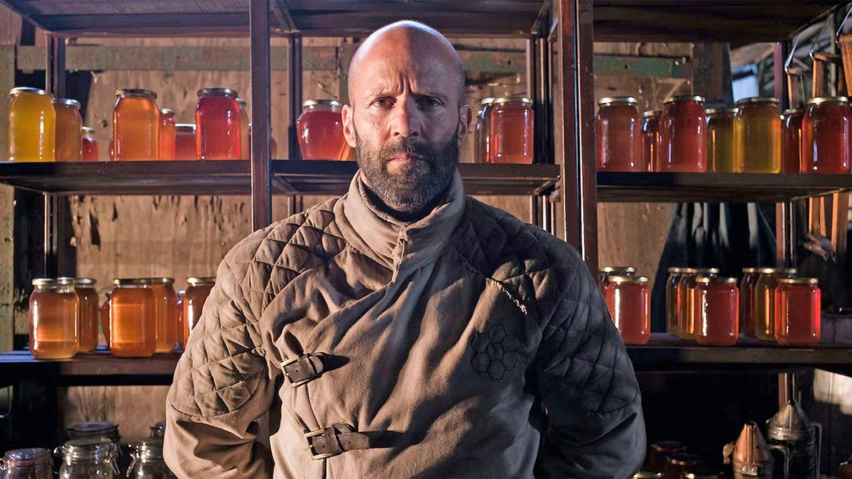 Découvrez pourquoi “The Beekeeper” est le film d’action le plus délirant du moment