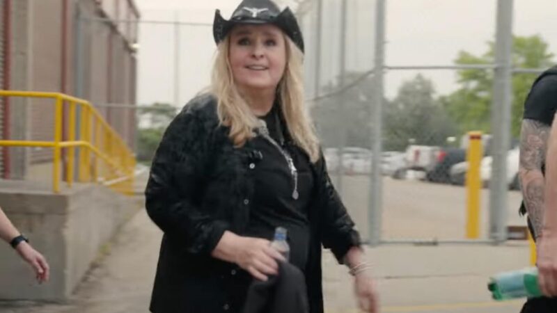 I’m Not Broken : Melissa Etheridge crée le lien avec les femmes incarcérées en musique
