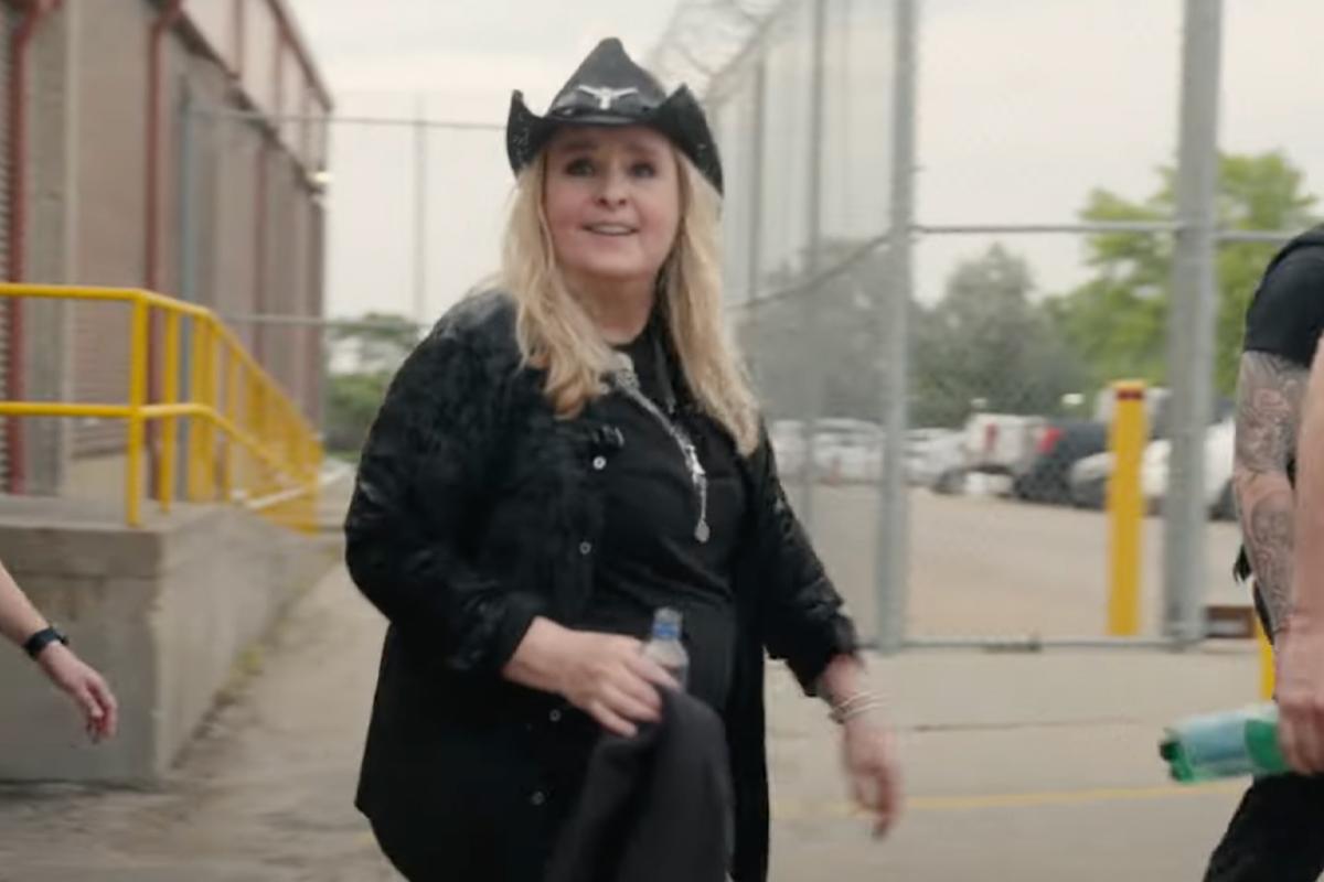 I’m Not Broken : Melissa Etheridge crée le lien avec les femmes incarcérées en musique