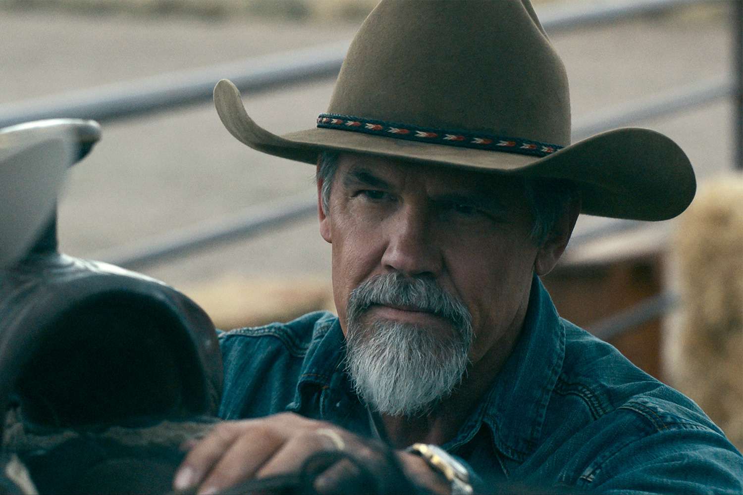 Josh Brolin annulé par Amazon Prime pour Outer Range: Les raisons expliquées
