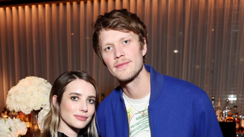 Mariage imminent pour Emma Roberts et Cody John : découvrez la bague étincelante !