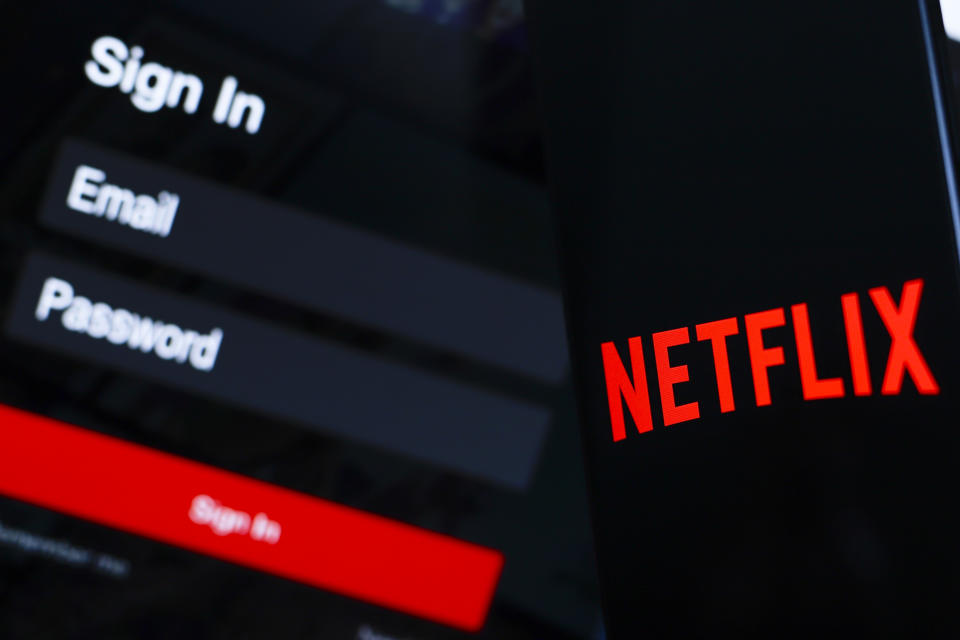 Netflix publiera les résultats du deuxième trimestre après la cloche jeudi, les attentes restant élevées malgré la récente montée en flèche de l'action. (Photo Illustration by Jaque Silva/SOPA Images/LightRocket via Getty Images)