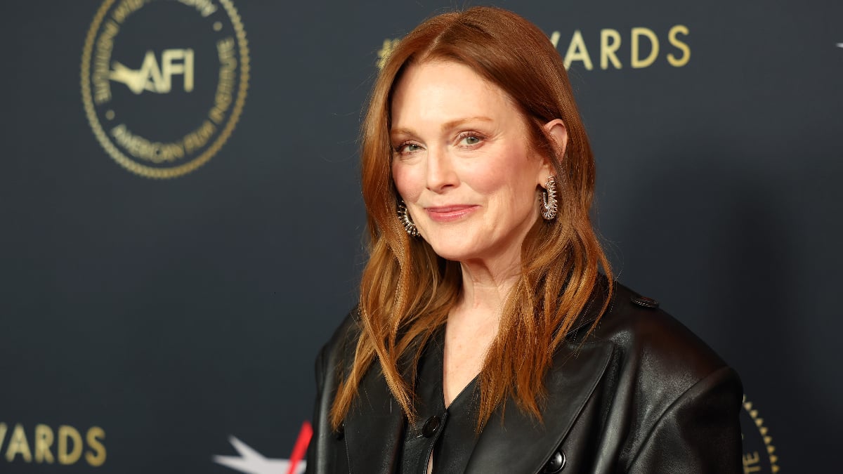 Netflix prêt pour un nouveau hit avec Julianne Moore dans Sirens: secrets, sexe, et scandale