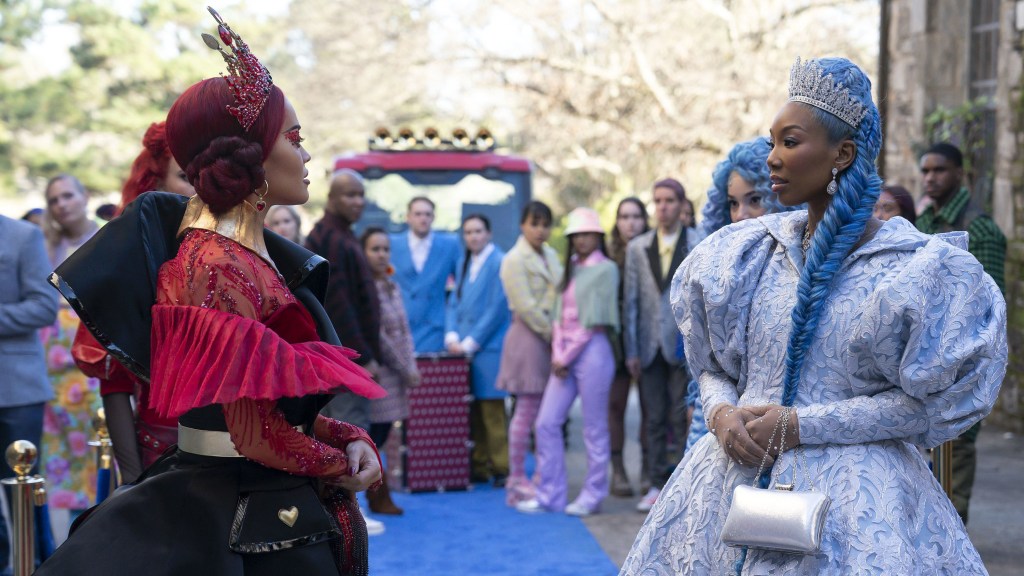 Rita Ora livrée à elle-même sur le tournage de “Descendants : La montée du rouge”