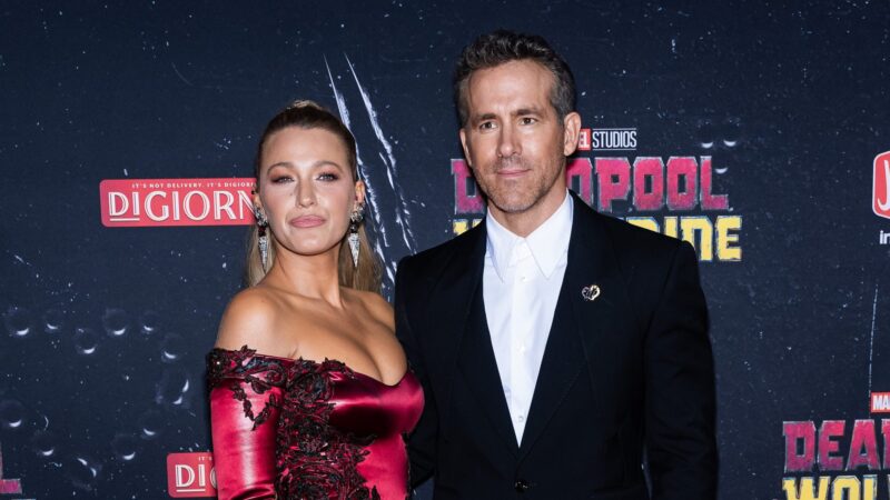 Ryan Reynolds révèle le nom de son quatrième enfant avec Blake Lively lors de la première de Deadpool et Wolverine.